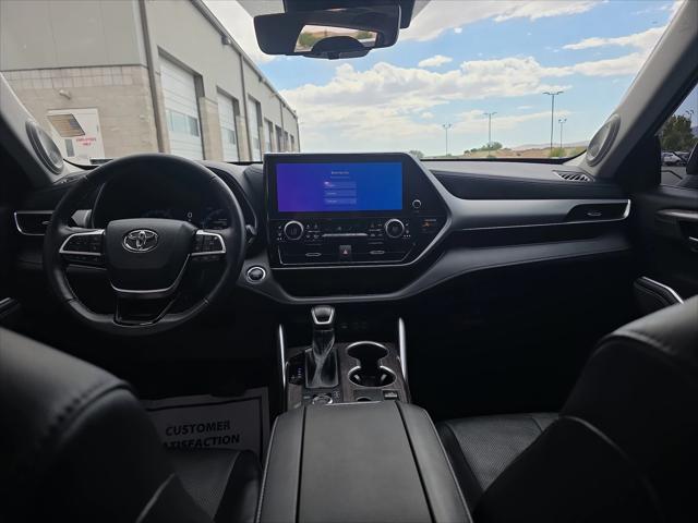 used 2023 Toyota Highlander car, priced at $43,999