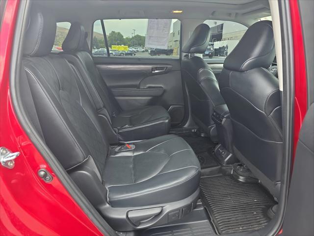 used 2023 Toyota Highlander car, priced at $43,999
