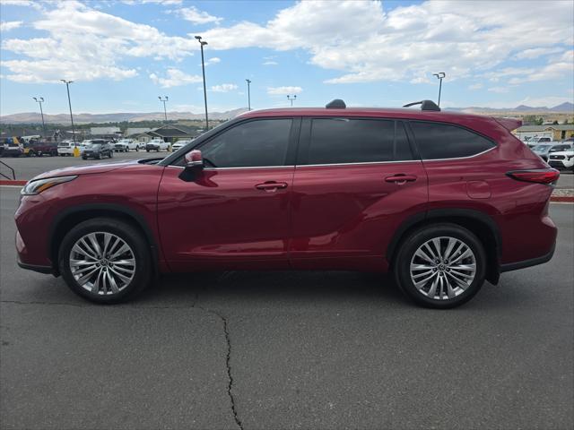 used 2023 Toyota Highlander car, priced at $43,999
