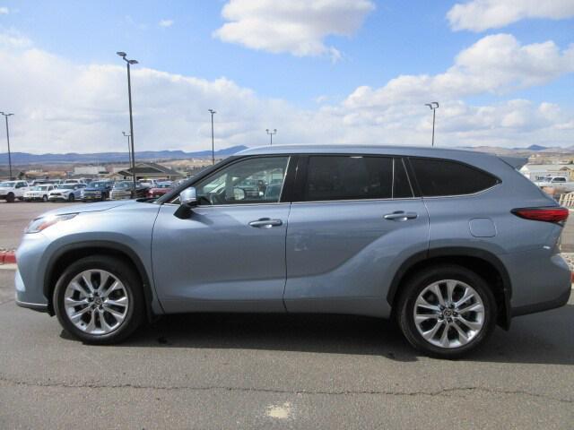 used 2023 Toyota Highlander car, priced at $43,499