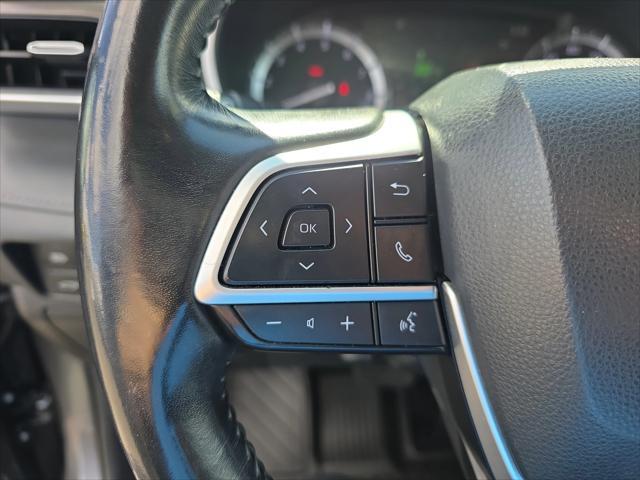 used 2022 Toyota Highlander car, priced at $34,499