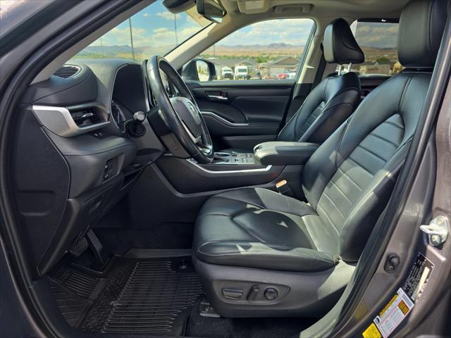 used 2022 Toyota Highlander car, priced at $34,499