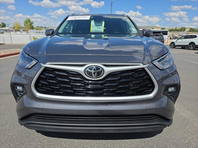used 2022 Toyota Highlander car, priced at $34,499