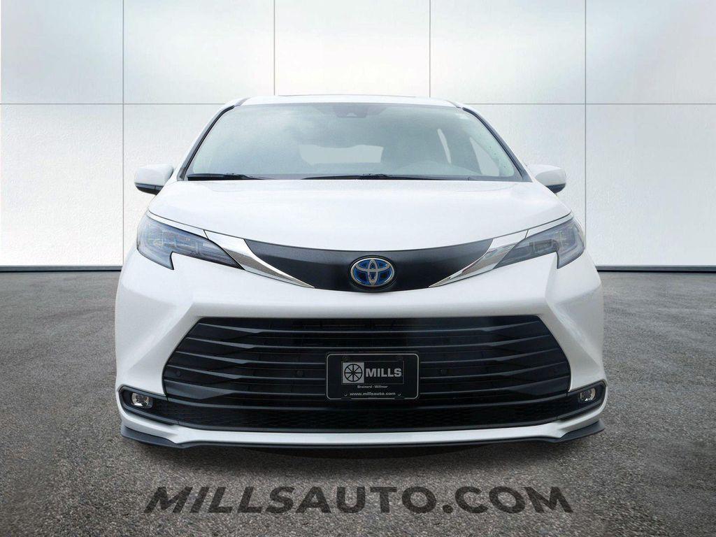 new 2025 Toyota Sienna car, priced at $50,075