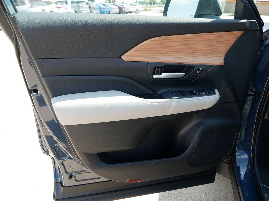 new 2025 Toyota Grand Highlander car, priced at $54,371