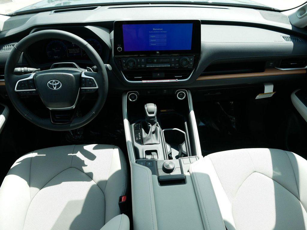 new 2025 Toyota Grand Highlander car, priced at $54,371