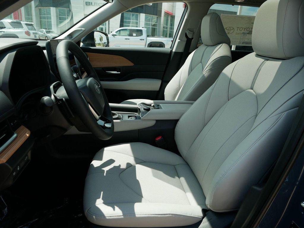 new 2025 Toyota Grand Highlander car, priced at $54,371