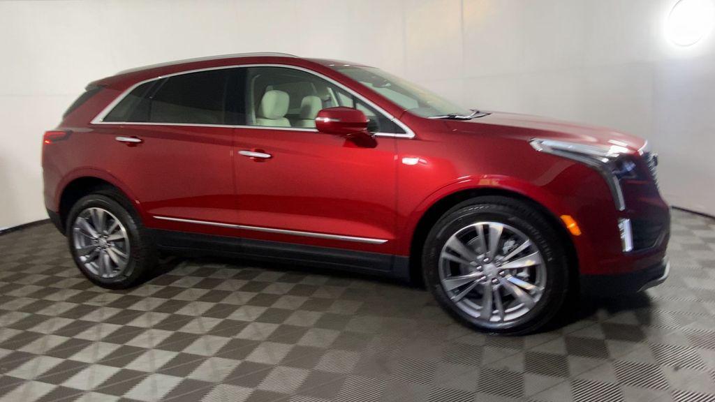new 2025 Cadillac XT5 car, priced at $56,755