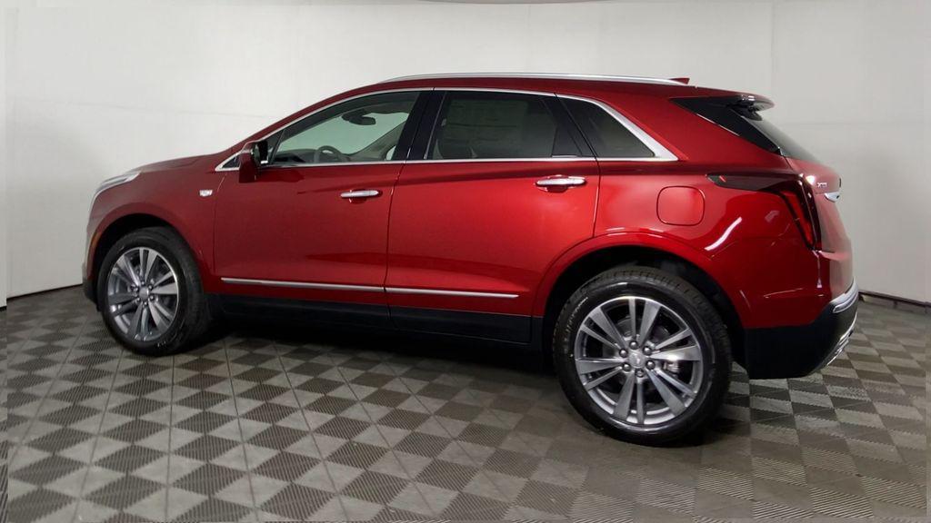 new 2025 Cadillac XT5 car, priced at $52,555