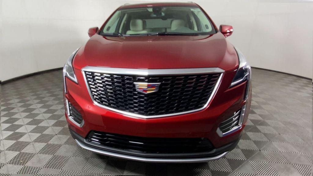 new 2025 Cadillac XT5 car, priced at $52,555