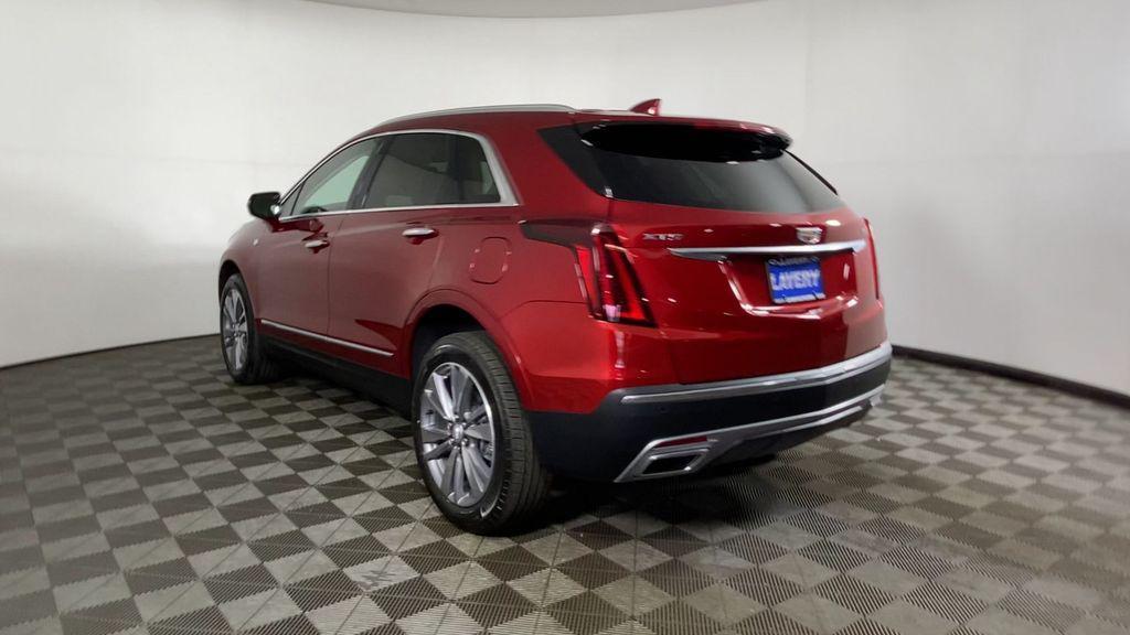new 2025 Cadillac XT5 car, priced at $52,555