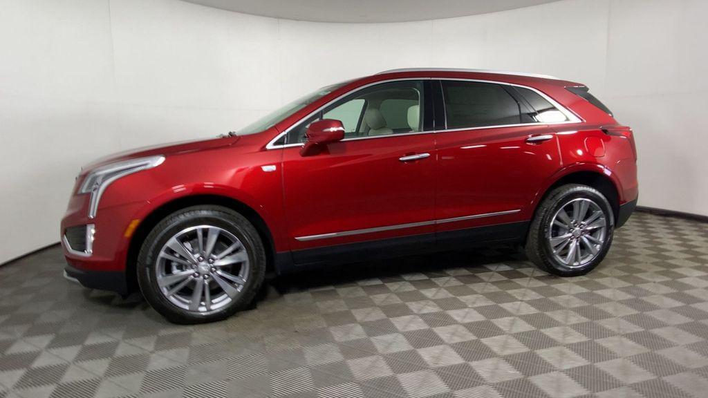 new 2025 Cadillac XT5 car, priced at $52,555
