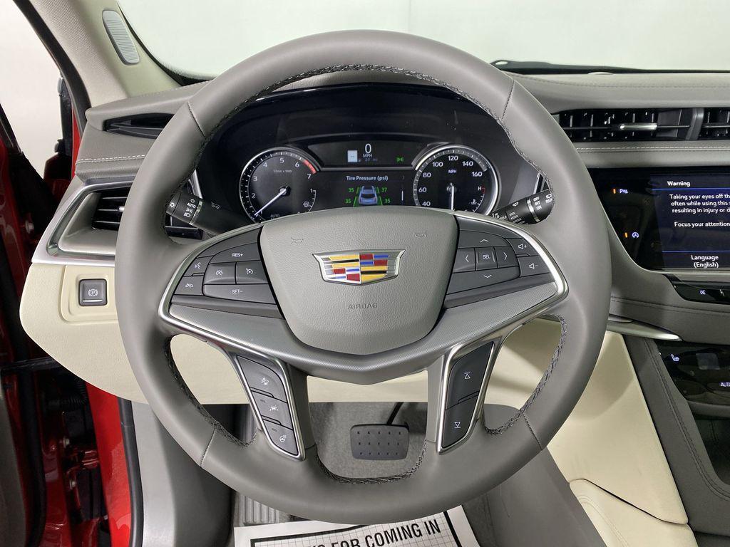 new 2025 Cadillac XT5 car, priced at $52,555