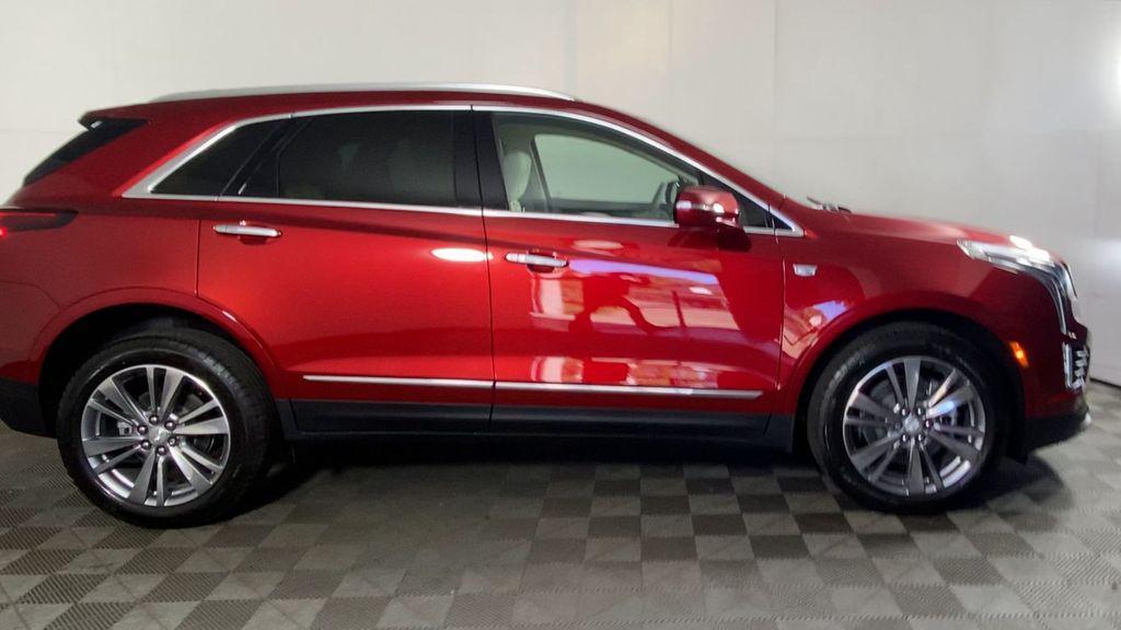 new 2025 Cadillac XT5 car, priced at $55,755