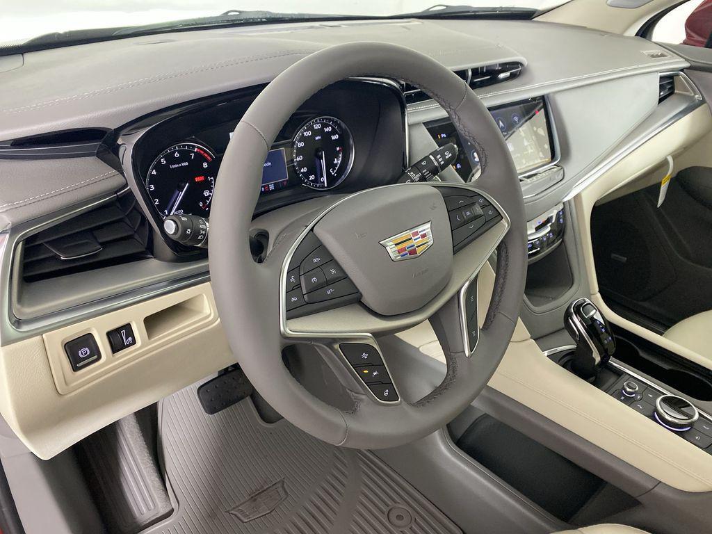 new 2025 Cadillac XT5 car, priced at $56,755