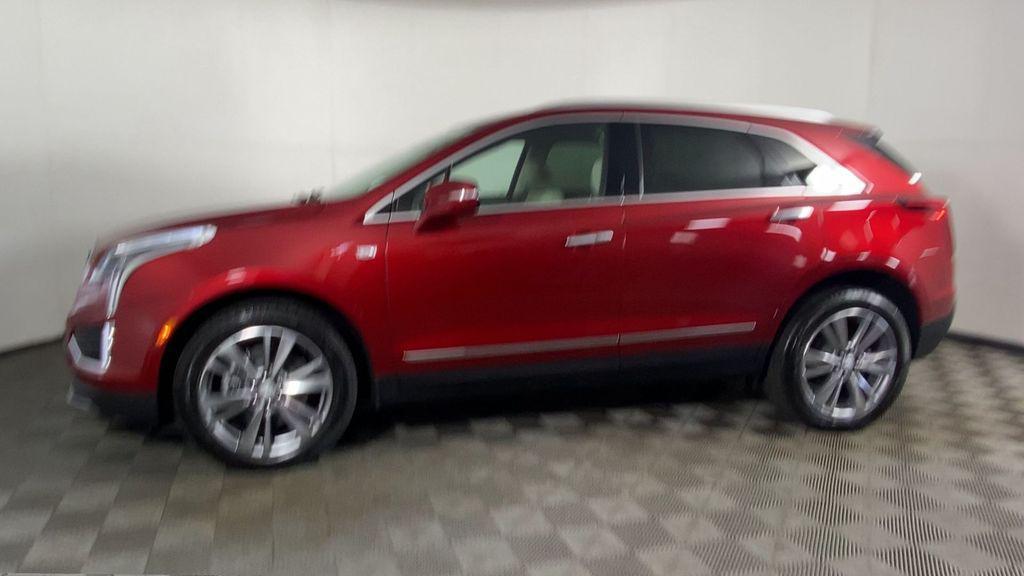 new 2025 Cadillac XT5 car, priced at $56,755