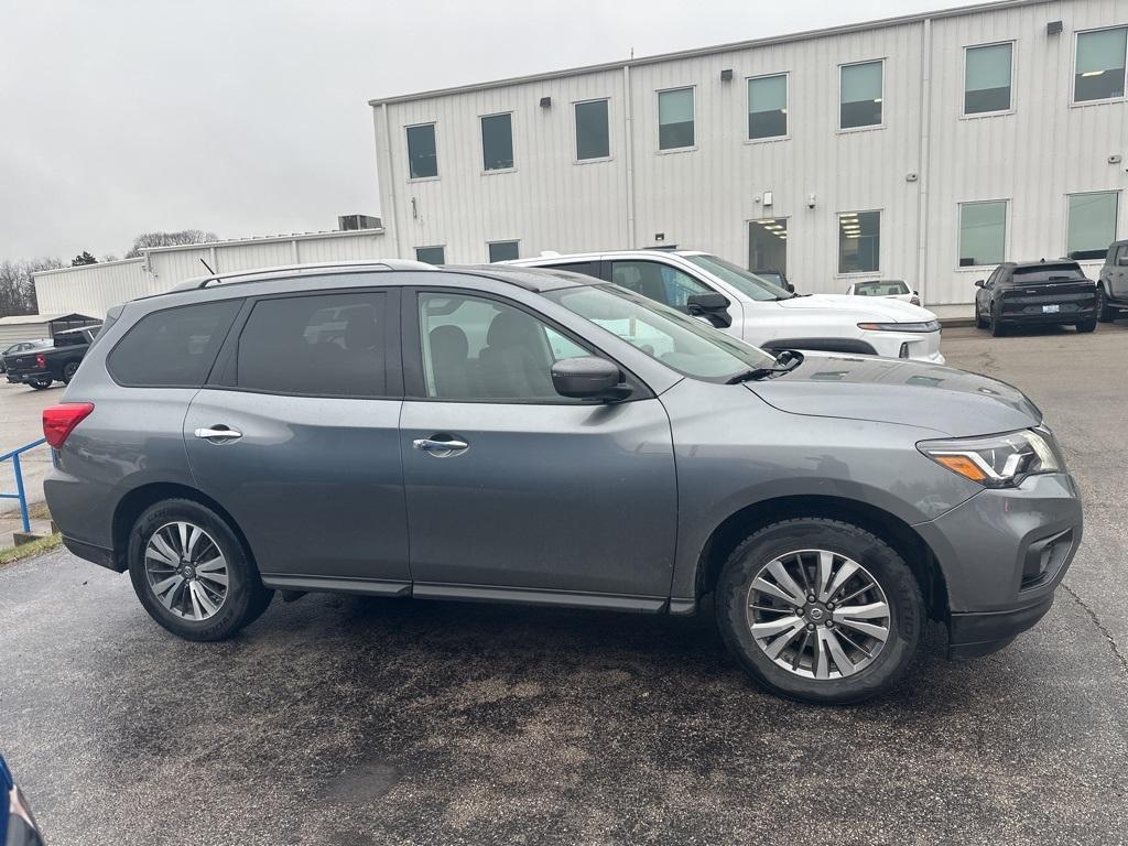 used 2018 Nissan Pathfinder car