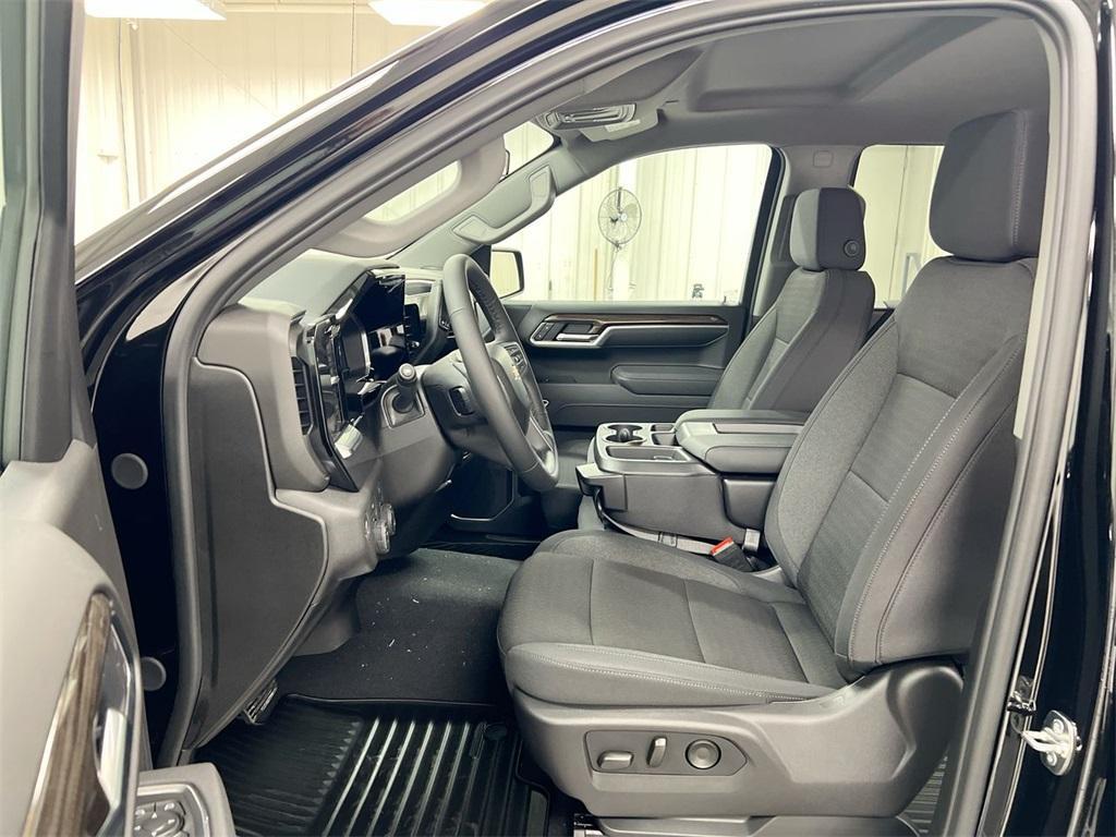 new 2025 Chevrolet Silverado 1500 car, priced at $44,595