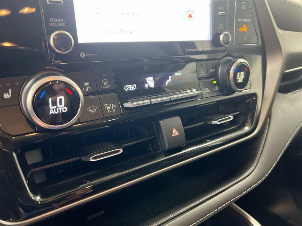 used 2022 Toyota Highlander car, priced at $35,587