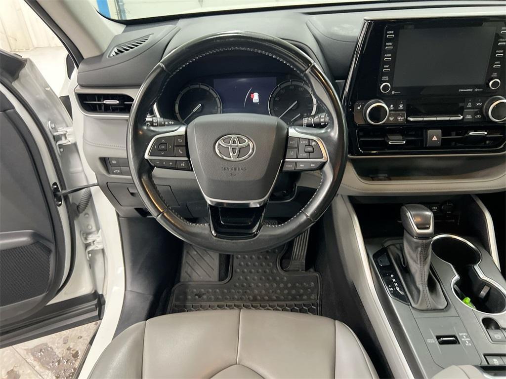 used 2021 Toyota Highlander car, priced at $27,987