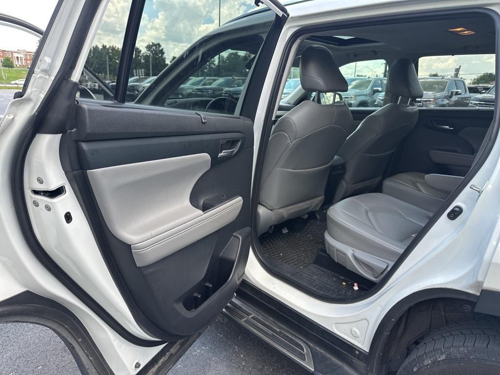 used 2021 Toyota Highlander car, priced at $28,987