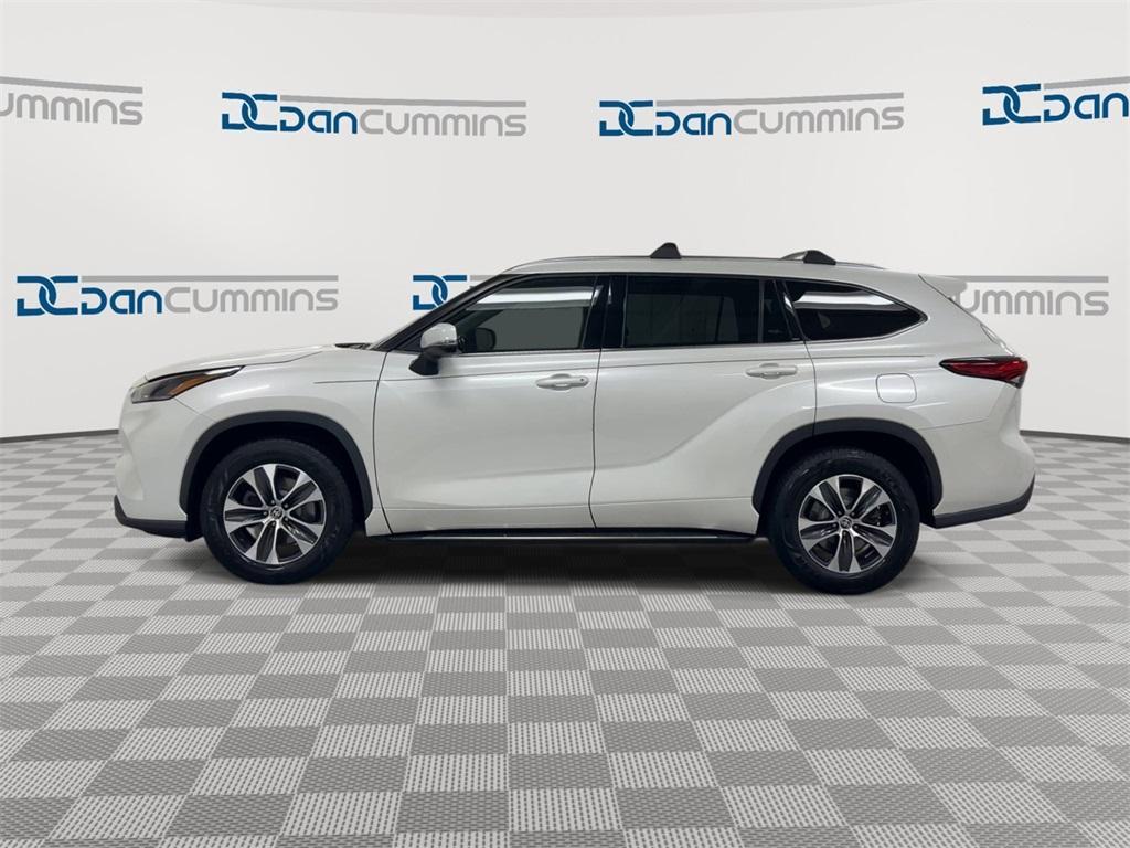 used 2021 Toyota Highlander car, priced at $27,987