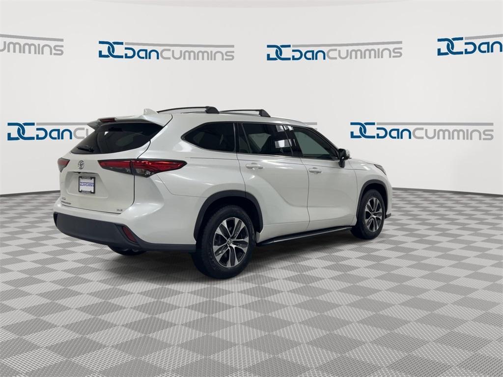 used 2021 Toyota Highlander car, priced at $27,987