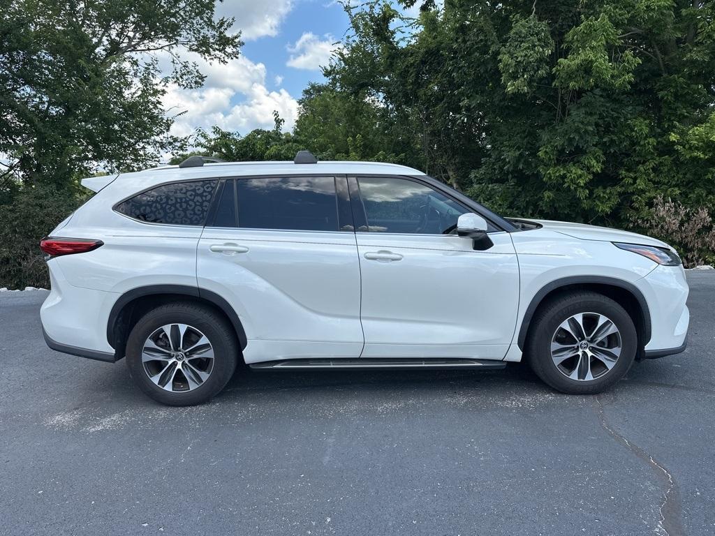 used 2021 Toyota Highlander car, priced at $28,987