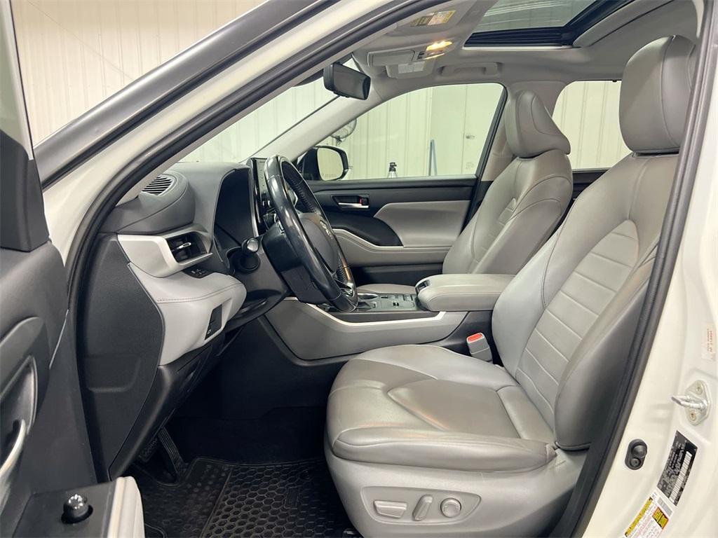 used 2021 Toyota Highlander car, priced at $27,987