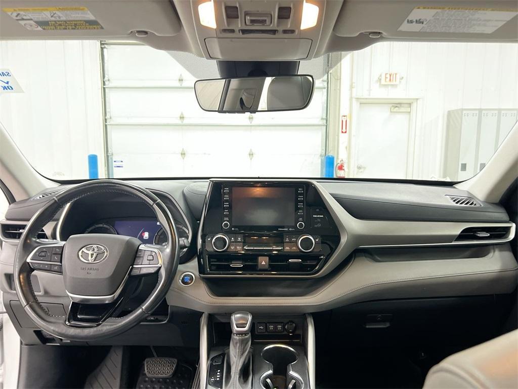 used 2021 Toyota Highlander car, priced at $27,987