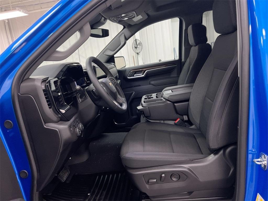 new 2025 Chevrolet Silverado 1500 car, priced at $44,240