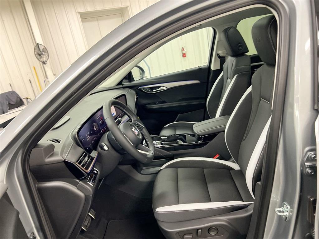 new 2025 Buick Envision car, priced at $41,673