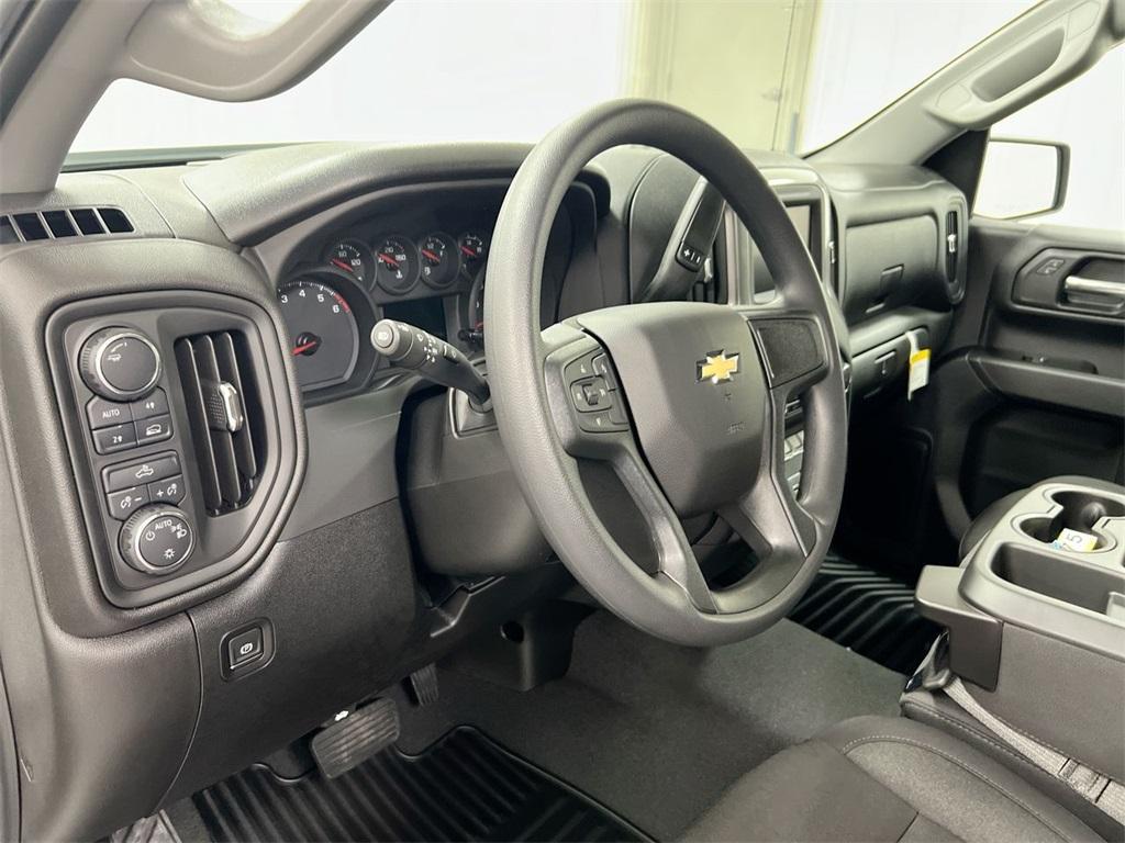 new 2025 Chevrolet Silverado 1500 car, priced at $43,615