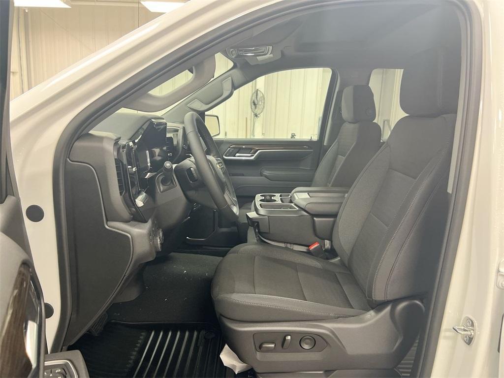 new 2025 Chevrolet Silverado 1500 car, priced at $43,845