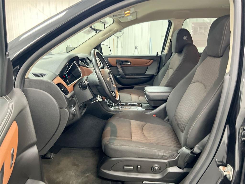 used 2015 Chevrolet Traverse car, priced at $4,900