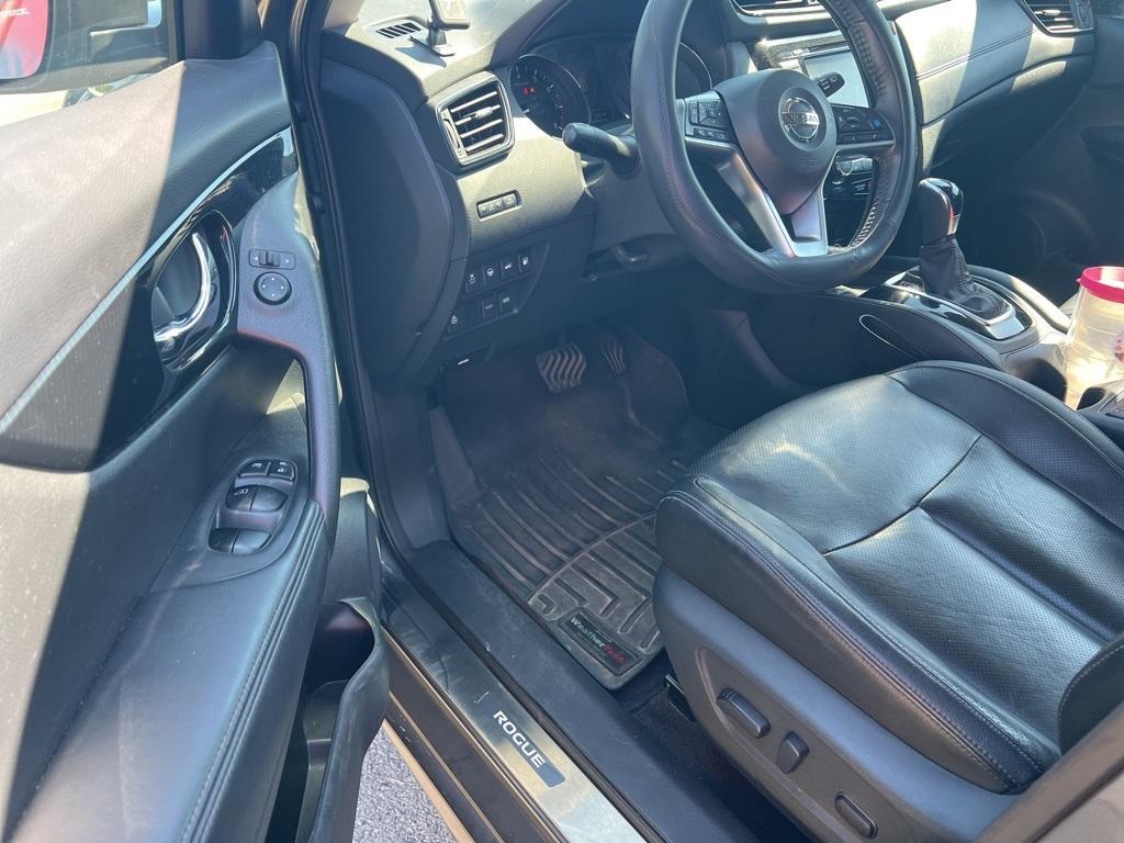 used 2019 Nissan Rogue car, priced at $17,987