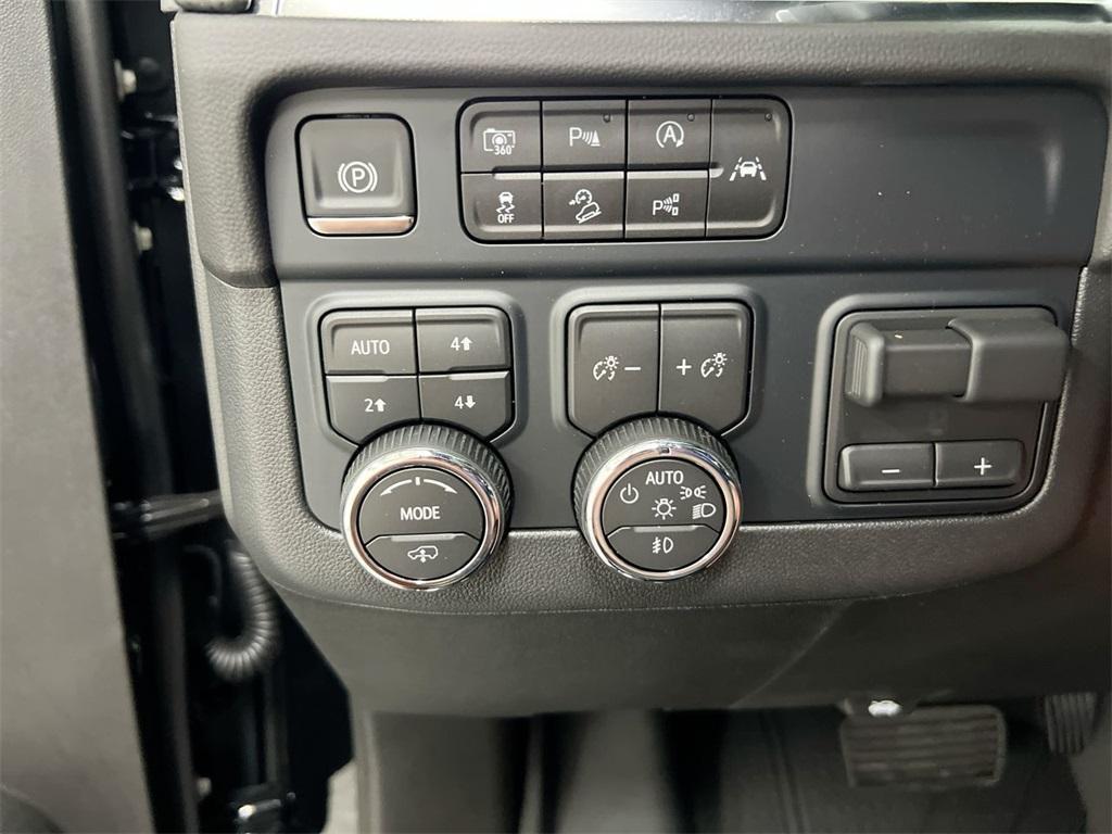 new 2025 Chevrolet Suburban car, priced at $81,873