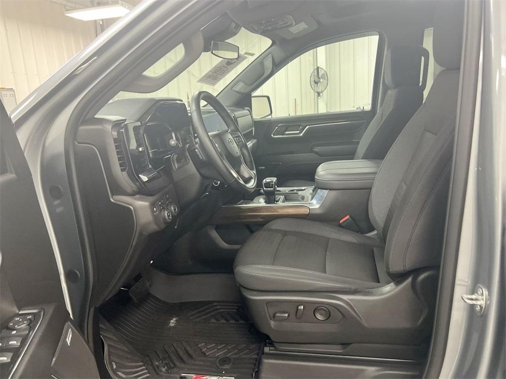 used 2024 Chevrolet Silverado 1500 car, priced at $45,587