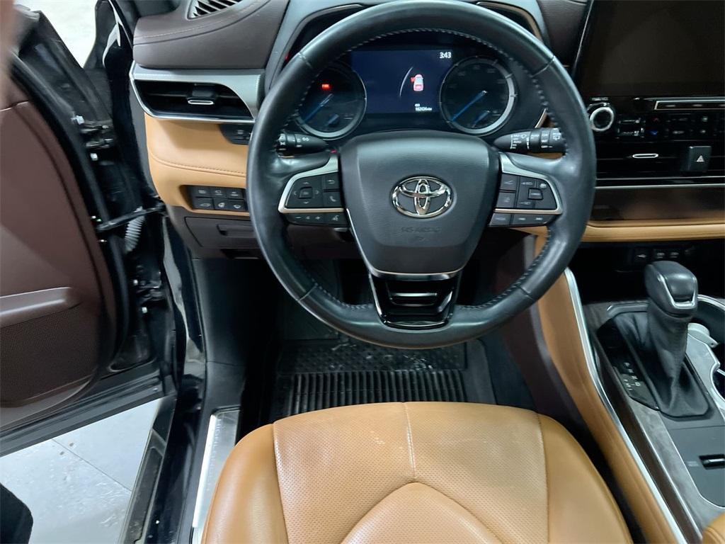 used 2021 Toyota Highlander Hybrid car, priced at $34,587