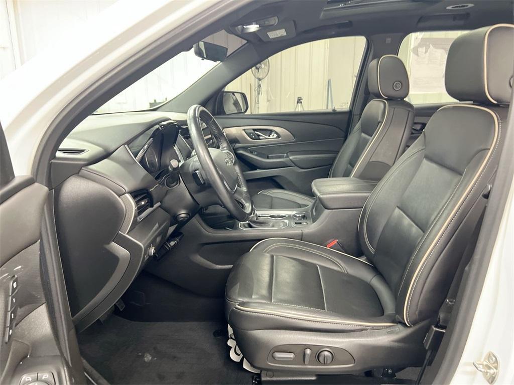 used 2022 Chevrolet Traverse car, priced at $29,987