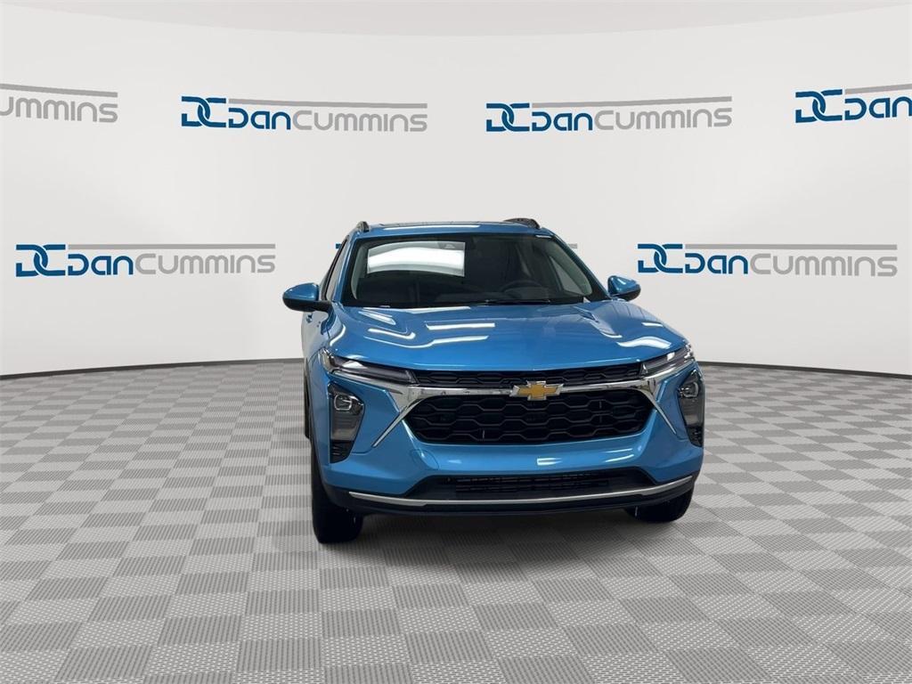 new 2025 Chevrolet Trax car, priced at $26,275