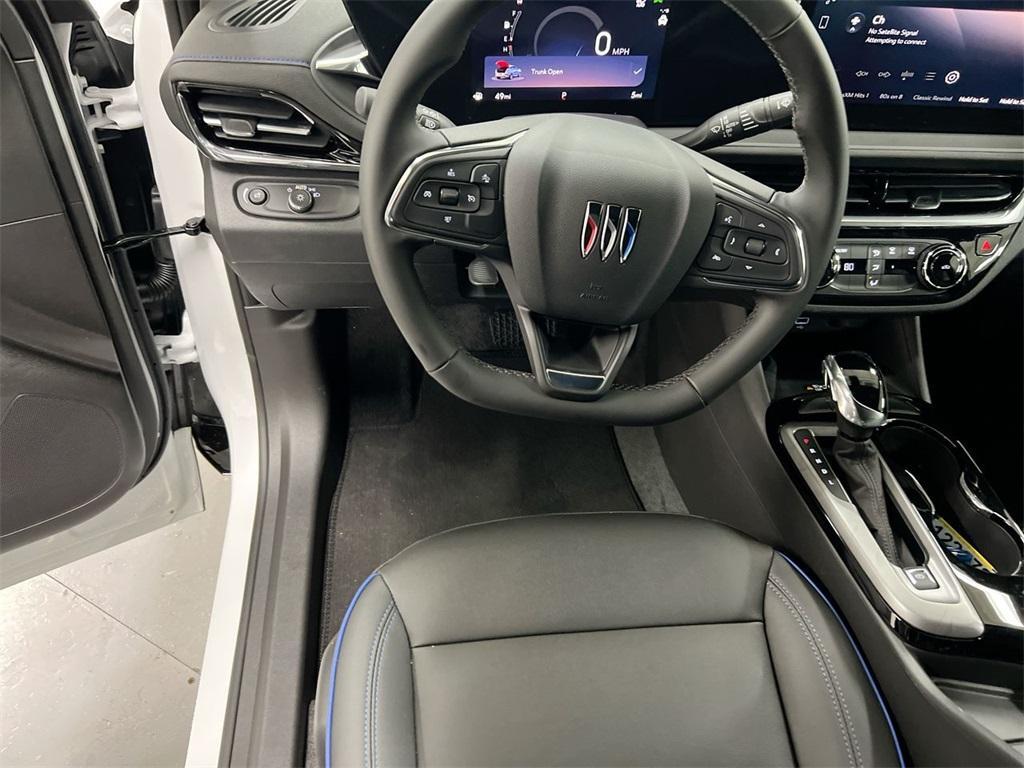 new 2025 Buick Envista car, priced at $25,833