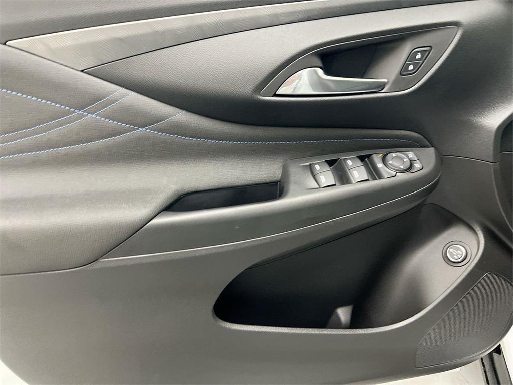 new 2025 Buick Envista car, priced at $25,833