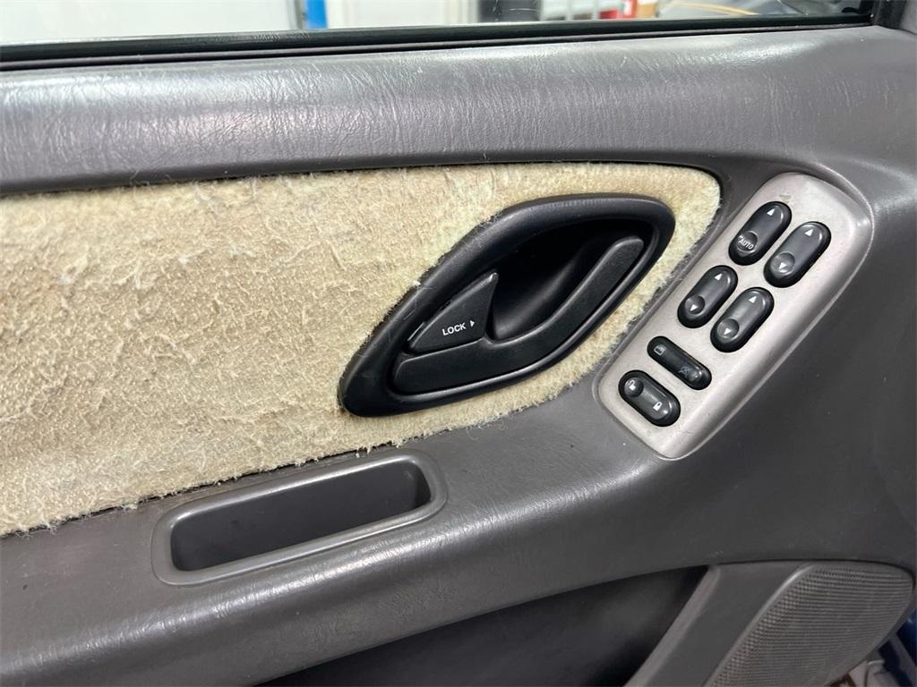 used 2003 Ford Escape car, priced at $2,600