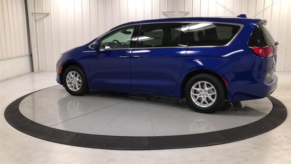 used 2020 Chrysler Pacifica car, priced at $18,587