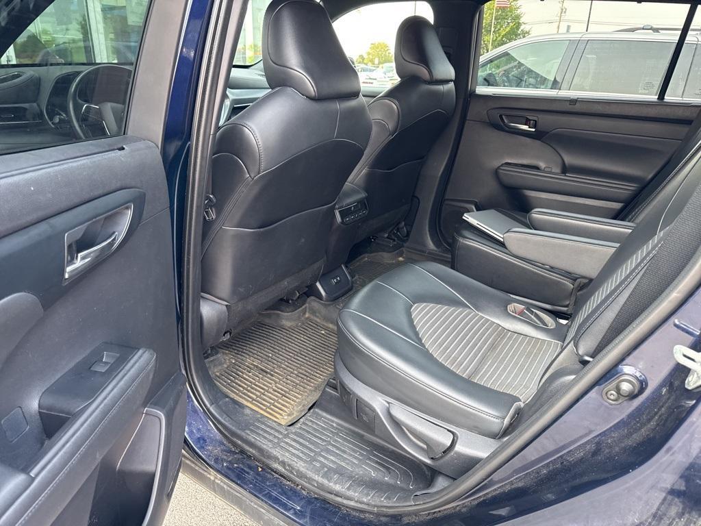 used 2021 Toyota Highlander car, priced at $32,587