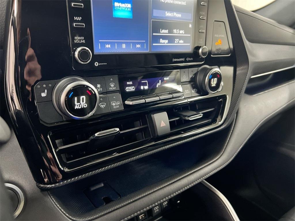 used 2021 Toyota Highlander car, priced at $31,487