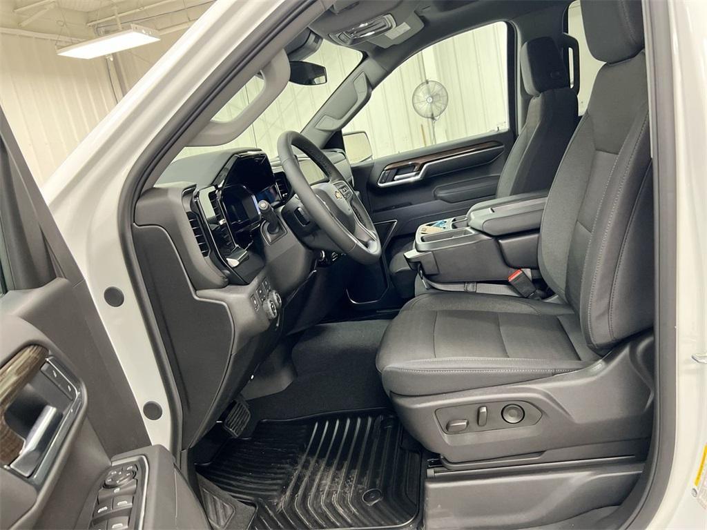 new 2025 Chevrolet Silverado 1500 car, priced at $45,345