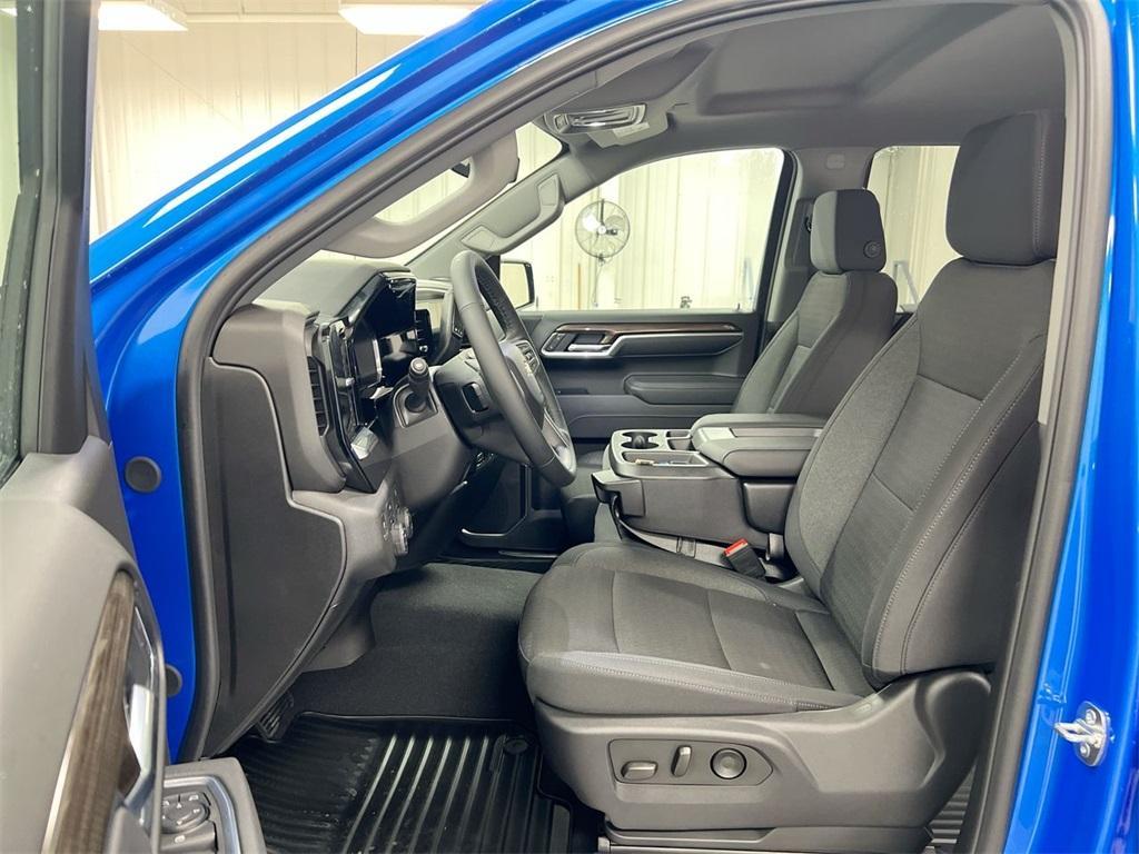 new 2025 Chevrolet Silverado 1500 car, priced at $46,990