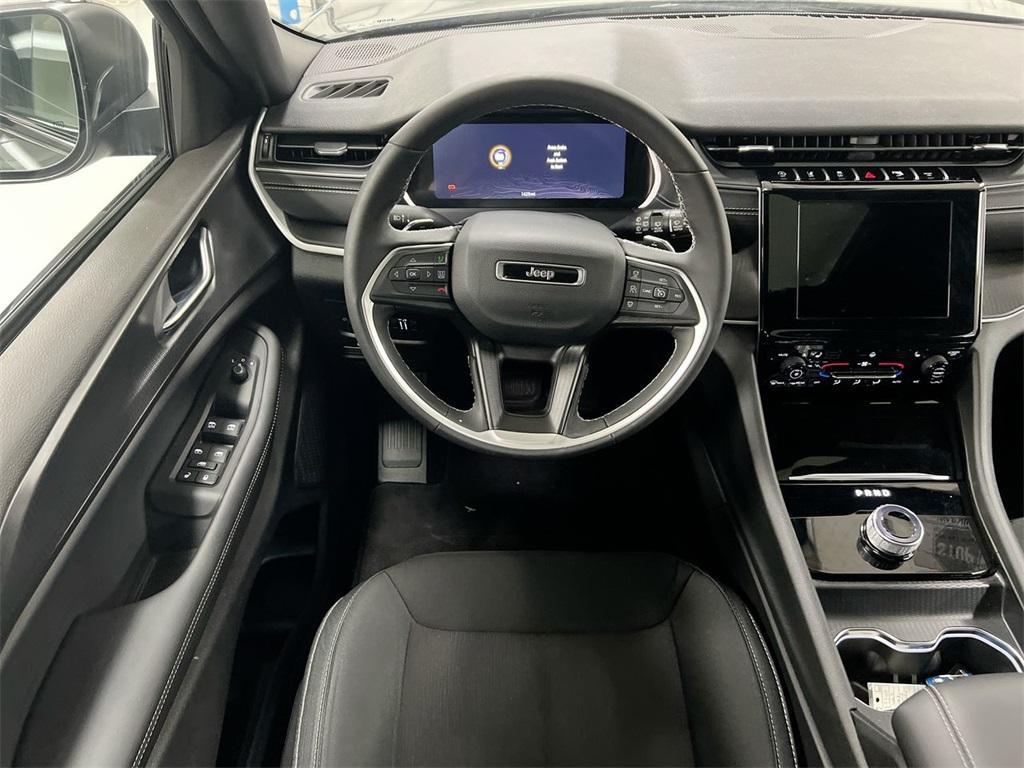 used 2025 Jeep Grand Cherokee car, priced at $36,987